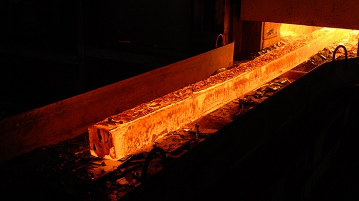 شعارسال: استان كرمان واقع در قلب كوير، قطب توليد فولاد ايران مي‌شود.